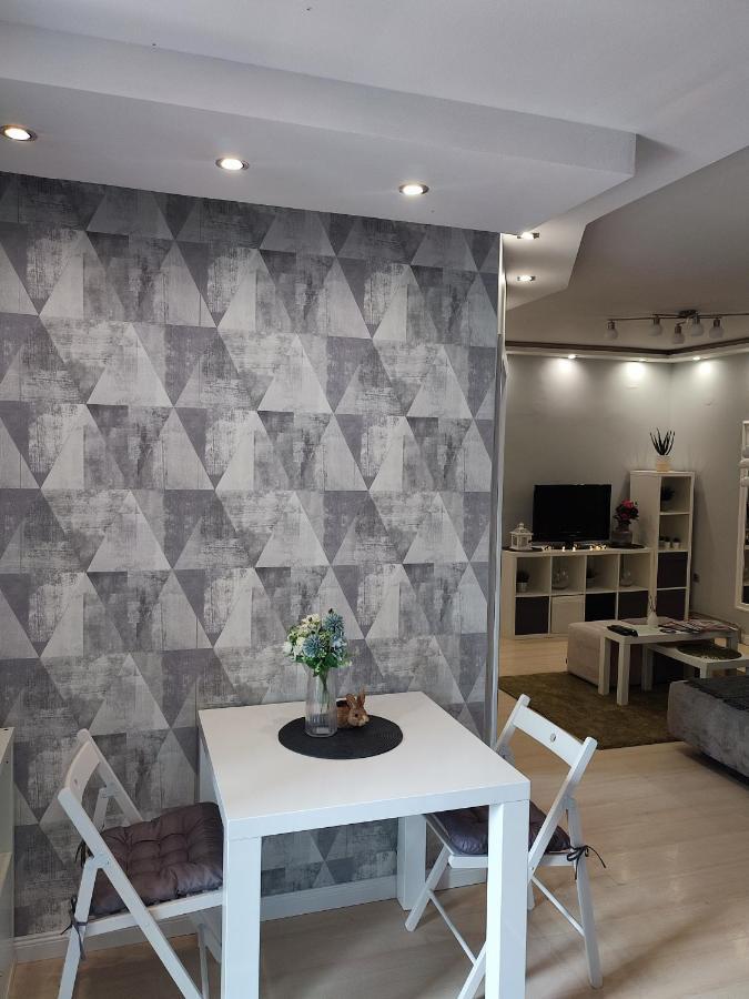 Center Danube Street Apartment Novi Sad Buitenkant foto
